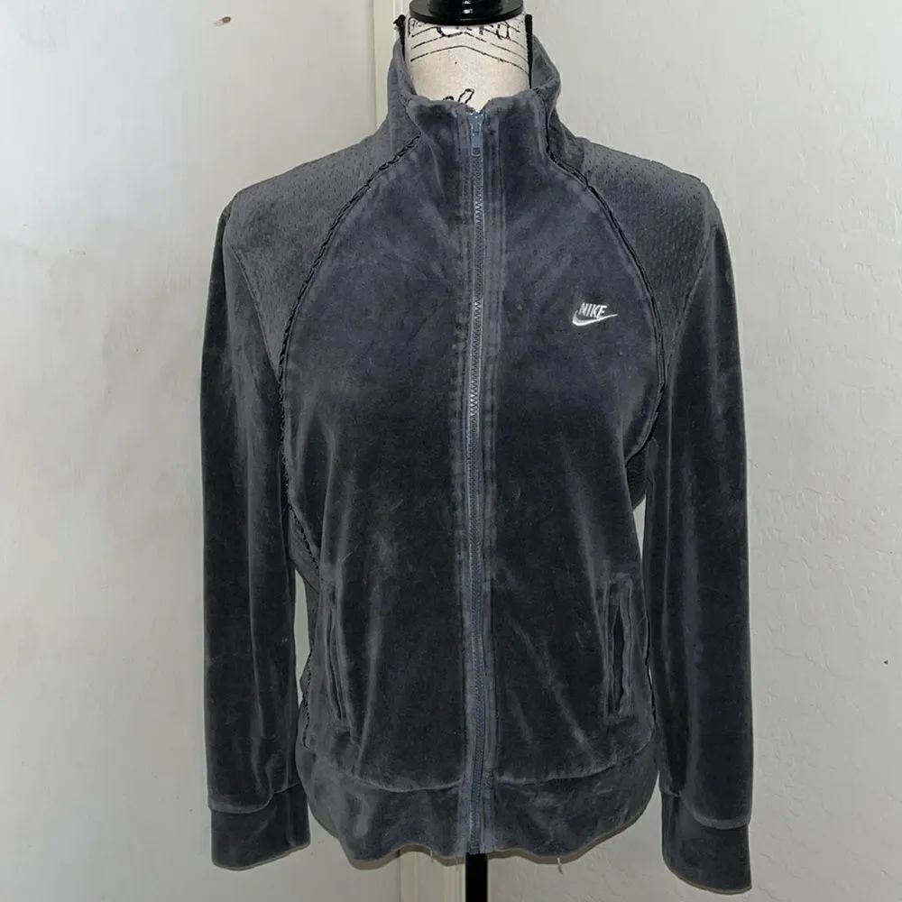 Y2K Nike Gray Velour Zipper Closure Pockets Jacket Casual Activewear Athleisure